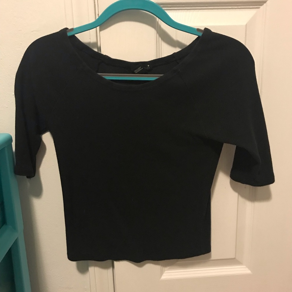 Black short sleeved crop top